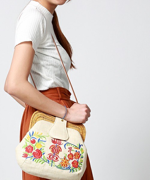 Larone（ラロネ）の「別注 フラワー刺繍カゴバッグ（）」 - WEAR 