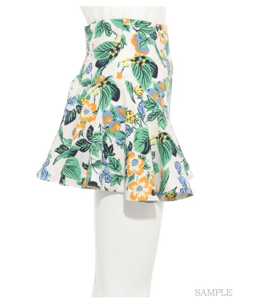 LILY BROWN（リリーブラウン）の「トロピカル柄フレアーショートパンツ（ショートパンツ・レディース・OWHT/BLU/RED・F）」の6枚目の写真
