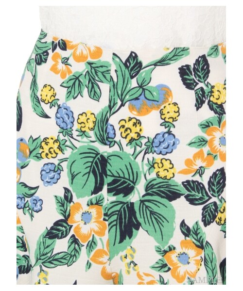 LILY BROWN（リリーブラウン）の「トロピカル柄フレアーショートパンツ（ショートパンツ・レディース・OWHT/BLU/RED・F）」の7枚目の写真