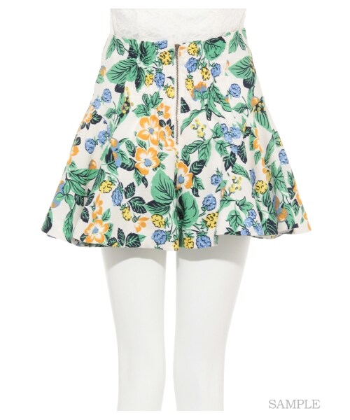 LILY BROWN（リリーブラウン）の「トロピカル柄フレアーショートパンツ（ショートパンツ・レディース・OWHT/BLU/RED・F）」の5枚目の写真