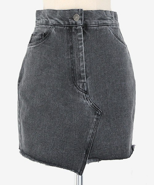 DHOLIC（ディーホリック）の「フレイドヘムタイトデニムミニスカート（デニムスカート・レディース・ライトブルーデニム/ブラックグレー・S/M）」の2枚目の写真