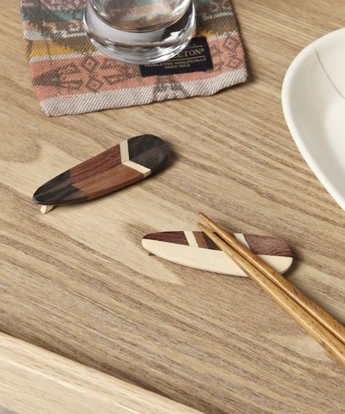 BAYFLOW（ベイフロー）の「サーフボード箸置き（食器/キッチン・ブラック/ナチュラル・ナシ）」の8枚目の写真
