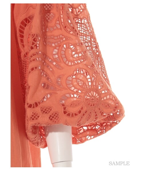 SNIDEL（スナイデル）の「スリーブ刺繍ワンピース（ミニワンピース・レディース・OWHT/ORG/BLK・F）」の9枚目の写真