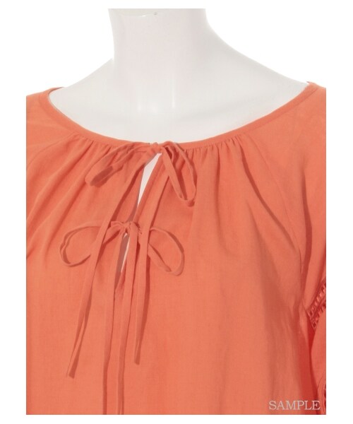 SNIDEL（スナイデル）の「スリーブ刺繍ワンピース（ミニワンピース・レディース・OWHT/ORG/BLK・F）」の7枚目の写真