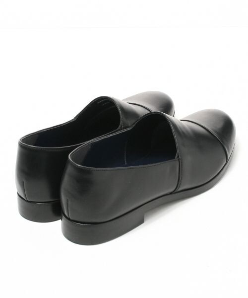 HARE(ハレ)の「TOECAPレザースリッポン(シューズ・ブラック/グレー/ベージュ・M/L)」の6枚目の写真