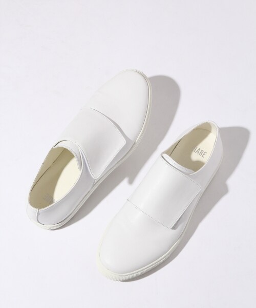 HARE(ハレ)の「ワイドベルトスニーカー(シューズ・オフホワイト/ブラック・M/L)」の1枚目の写真