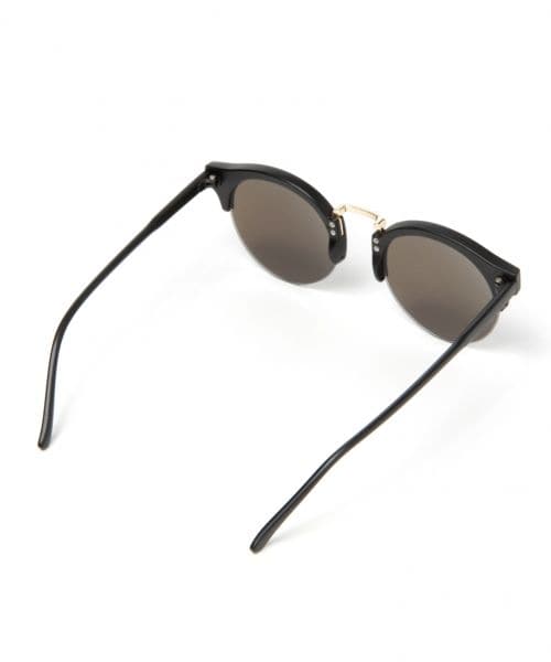 HARE（ハレ）の「ミラーブロウサングラス（ファッション雑貨・オフホワイト/ブラック・FREE）」の5枚目の写真