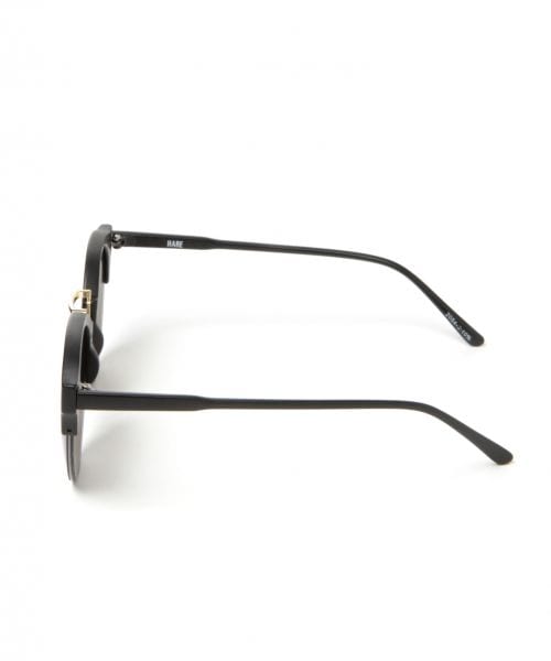 HARE（ハレ）の「ミラーブロウサングラス（ファッション雑貨・オフホワイト/ブラック・FREE）」の3枚目の写真