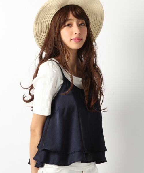 Heather（ヘザー）の「サテンティアードキャミ2（トップス・ピンクベージュ/ネイビー・FREE）」の2枚目の写真