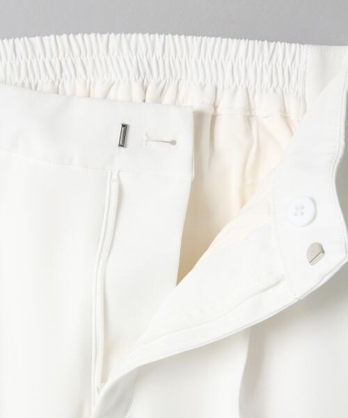 JEANASIS（ジーナシス）の「ストレッチスリムトラウザー（パンツ・ホワイト()/ブラック()/ブラック系その他()/ネイビー系その他()・FREE）」の6枚目の写真