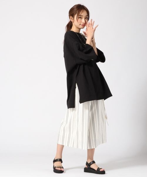 JEANASIS（ジーナシス）の「BIGスリットプルオーバーSS（トップス・オフホワイト()/ブラック()/ベージュ()・FREE）」の5枚目の写真