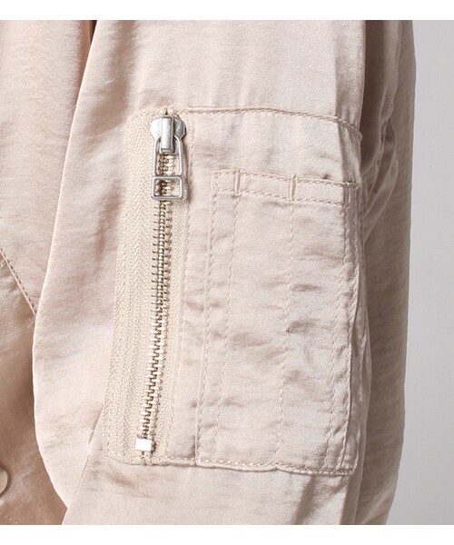 PAGEBOY（ページボーイ）の「サテンMA-1ブルゾン（ジャケット/アウター・レディース・ライトグレー/ブラック/ベージュ/カーキ）」の12枚目の写真