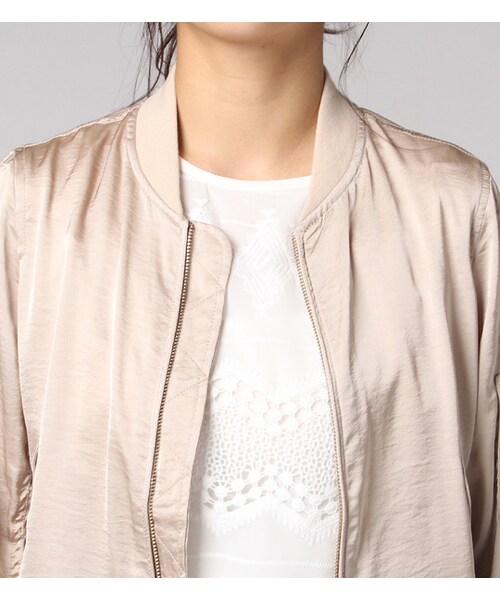 PAGEBOY（ページボーイ）の「サテンMA-1ブルゾン（ジャケット/アウター・レディース・ライトグレー/ブラック/ベージュ/カーキ）」の8枚目の写真