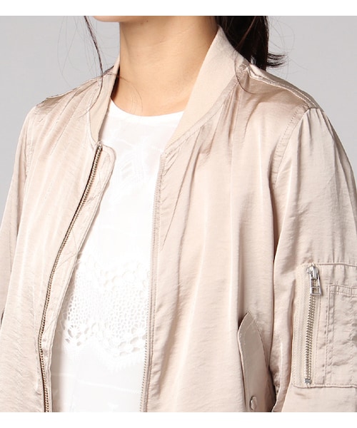 PAGEBOY（ページボーイ）の「サテンMA-1ブルゾン（ジャケット/アウター・レディース・ライトグレー/ブラック/ベージュ/カーキ）」の7枚目の写真