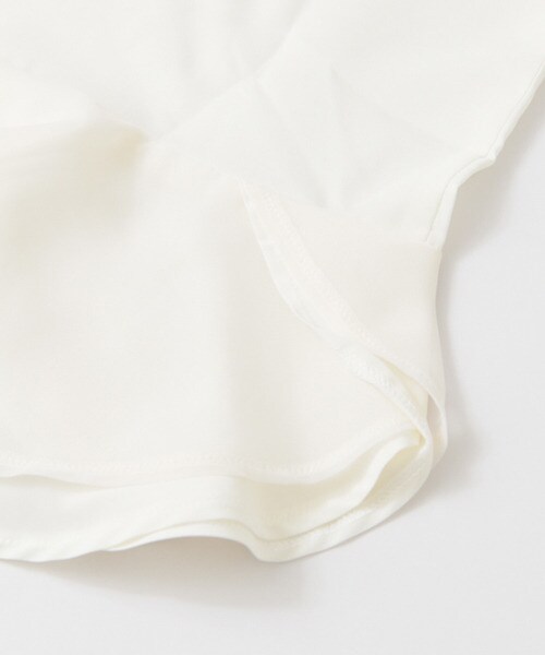 KBF（ケイビーエフ）の「兩穿式荷葉邊下襬棉質上衣（トップス・レディース・象牙白/淺灰色/黑色・one）」の21枚目の写真