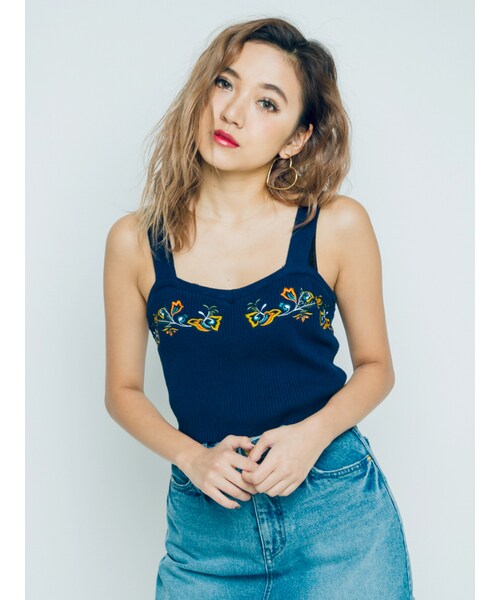 EVRIS（エヴリス）の「Embroidery Knitビスチェ（トップス・レディース・ブラック/ネイビー/カーキ）」の4枚目の写真