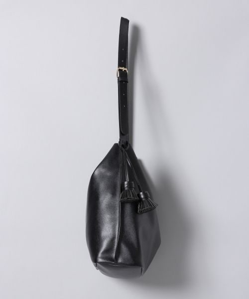 JEANASIS（ジーナシス）の「メタルハンドルワンショルダー（バッグ・ブラック()/ベージュ()・FREE）」の4枚目の写真