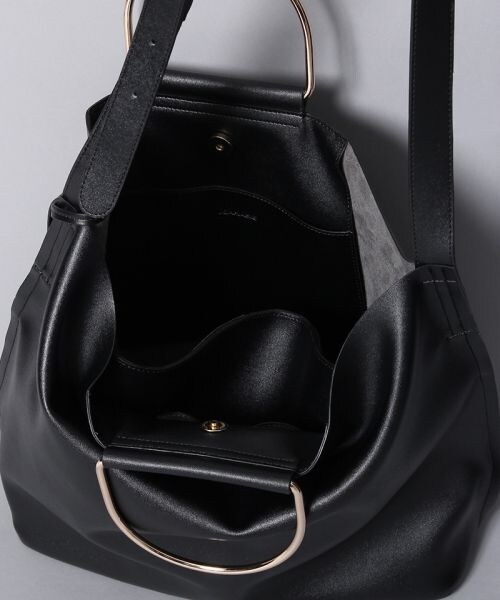 JEANASIS（ジーナシス）の「メタルハンドルワンショルダー（バッグ・ブラック()/ベージュ()・FREE）」の6枚目の写真