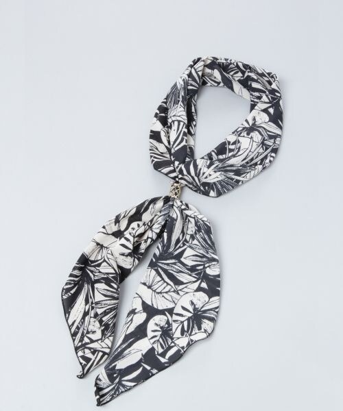 JEANASIS(ジーナシス)の「マルチスカーフリング(アクセサリー・ブラック系その他()/ネイビー系その他()・FREE)」の1枚目の写真