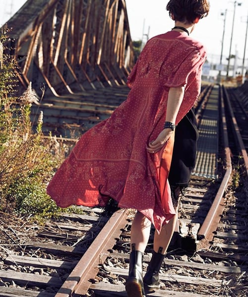 NINE(ナイン)の「パネルプリントワンピース(ワンピース/ドレス・レディース・ブルー系/レッド系)」の10枚目の写真