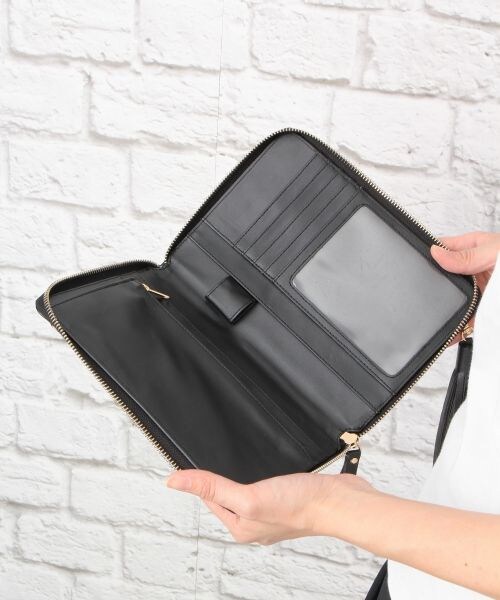 LEPSIM(レプシィム)の「マタニティ/ボシテチョウショルダー(バッグ・ブラック/ライトベージュ/ブルー・ONE SIZE)」の4枚目の写真