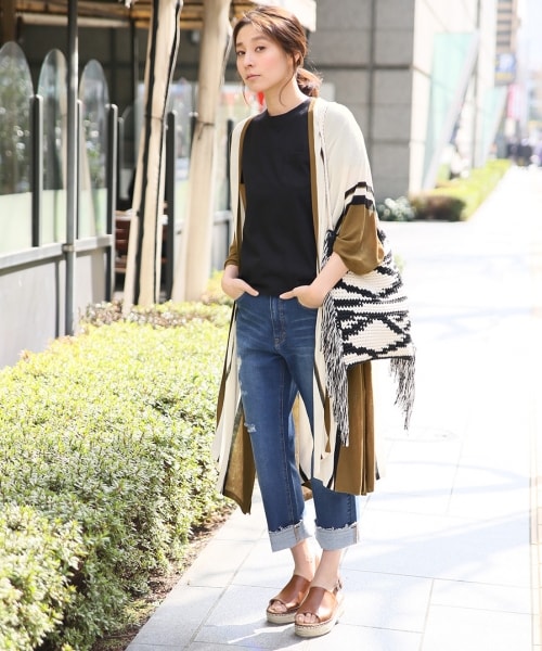 LEPSIM（レプシィム）の「ＤＥＮＩＭクロプドパンツ（パンツ・ブルー(ダメージ)/オフ(ダメージ)/ネイビー・M/L）」の6枚目の写真