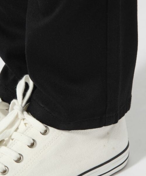 LEPSIM（レプシィム）の「マタニティ／ストレッチベーシックスリムパンツ（パンツ・オフ/ブラック/ベージュ/ネイビー・M/L）」の9枚目の写真