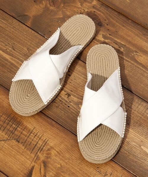 LOWRYS FARM(ローリーズファーム)の「★NEWカラー登場★クロスサンダル/LOWRYS FARM+(シューズ・オフカタオシ/エナメルオフ/FSブラック/カタオシブラック/エナメルブラック/シルバー/予約受付中 オレンジ/FSキャメル/予約受付中 カーキ・M(23-23.5)/L(24-24.5))」の8枚目の写真