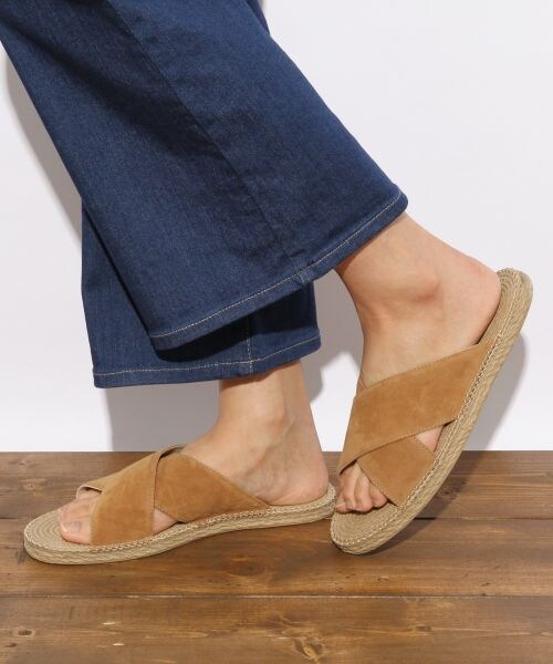 LOWRYS FARM(ローリーズファーム)の「★NEWカラー登場★クロスサンダル/LOWRYS FARM+(シューズ・オフカタオシ/エナメルオフ/FSブラック/カタオシブラック/エナメルブラック/シルバー/予約受付中 オレンジ/FSキャメル/予約受付中 カーキ・M(23-23.5)/L(24-24.5))」の4枚目の写真