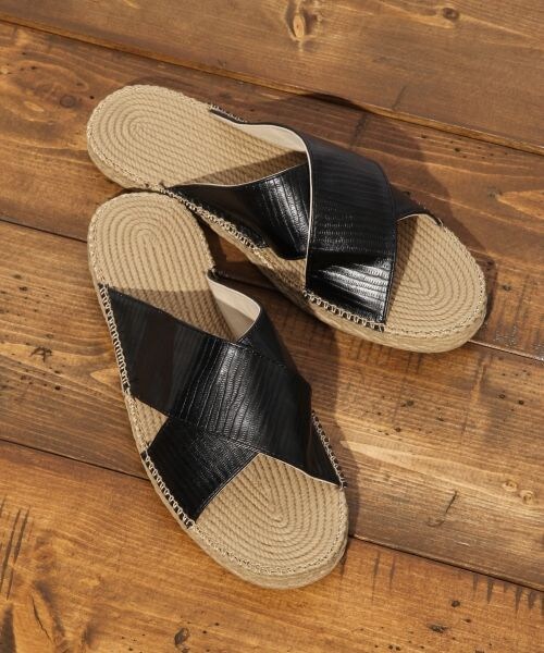 LOWRYS FARM(ローリーズファーム)の「★NEWカラー登場★クロスサンダル/LOWRYS FARM+(シューズ・オフカタオシ/エナメルオフ/FSブラック/カタオシブラック/エナメルブラック/シルバー/予約受付中 オレンジ/FSキャメル/予約受付中 カーキ・M(23-23.5)/L(24-24.5))」の9枚目の写真