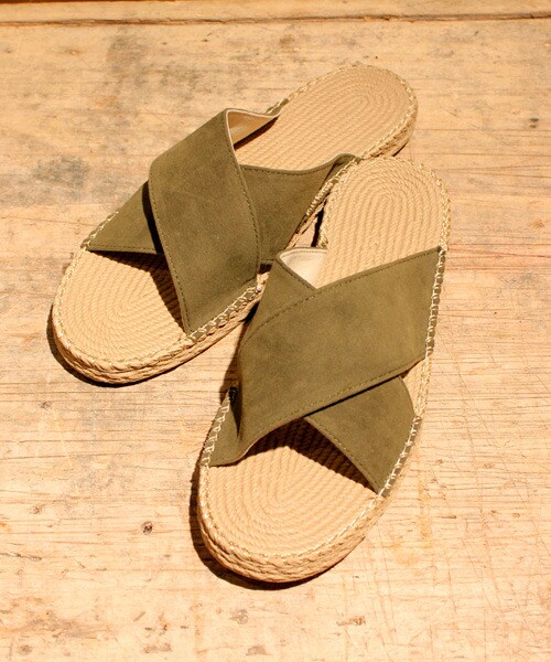 LOWRYS FARM(ローリーズファーム)の「★NEWカラー登場★クロスサンダル/LOWRYS FARM+(シューズ・オフカタオシ/エナメルオフ/FSブラック/カタオシブラック/エナメルブラック/シルバー/予約受付中 オレンジ/FSキャメル/予約受付中 カーキ・M(23-23.5)/L(24-24.5))」の5枚目の写真