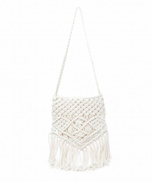 A part by(アパートバイ)の「マクラメフリンジショルダー(バッグ・オフホワイト/ベージュ・ナシ)」の1枚目の写真
