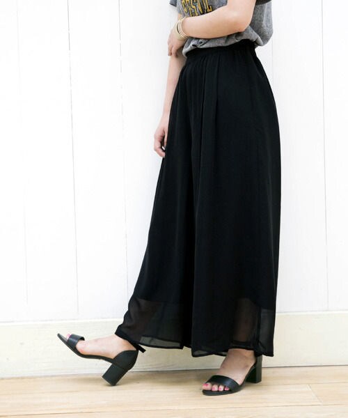 LOWRYS FARM（ローリーズファーム）の「シフォンワイドスカンツ（パンツ・オフ/ブラック/柄/グレー/ベージュ・F）」の2枚目の写真