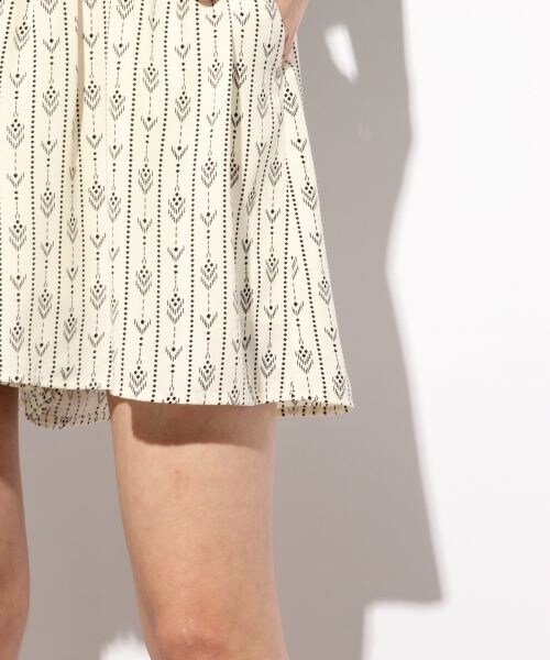 LOWRYS FARM（ローリーズファーム）の「★先行予約アイテム★Ｐキカガラキュロット（パンツ・オフ/ブラック・F）」の8枚目の写真