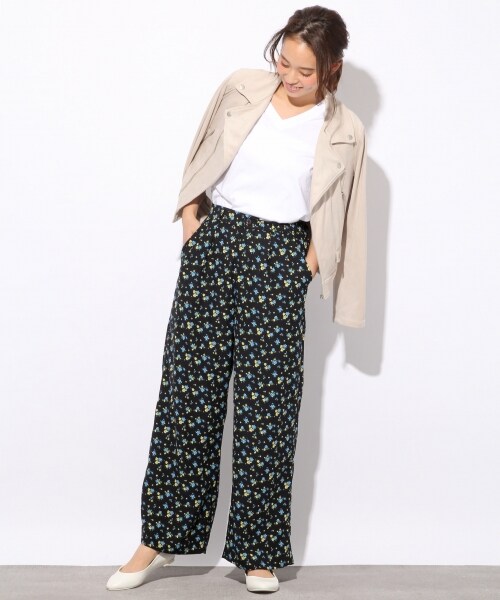 LOWRYS FARM(ローリーズファーム)の「JZストレートワイドパンツ(パンツ・ブラック/ベージュ/ブラウン/ネイビー/ハナガラ・F)」の7枚目の写真