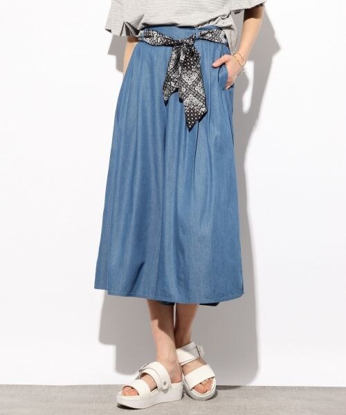 LOWRYS FARM（ローリーズファーム）の「★先行予約アイテム★スカーフツキスカーチョ（パンツ・ブラック/ベージュ/ブルー・F）」の3枚目の写真