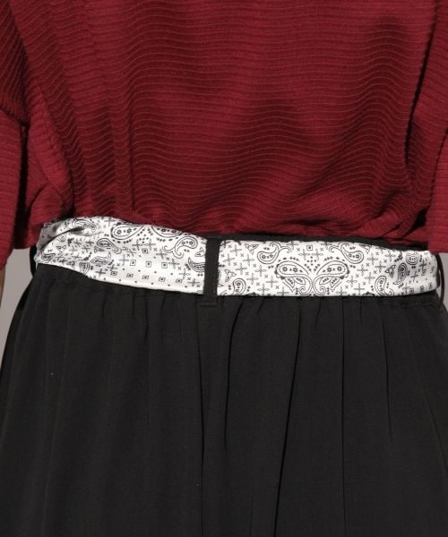 LOWRYS FARM（ローリーズファーム）の「★先行予約アイテム★スカーフツキスカーチョ（パンツ・ブラック/ベージュ/ブルー・F）」の9枚目の写真