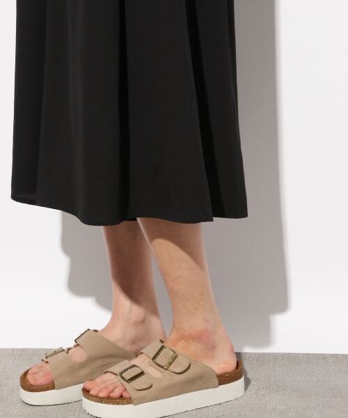 LOWRYS FARM（ローリーズファーム）の「★先行予約アイテム★スカーフツキスカーチョ（パンツ・ブラック/ベージュ/ブルー・F）」の8枚目の写真