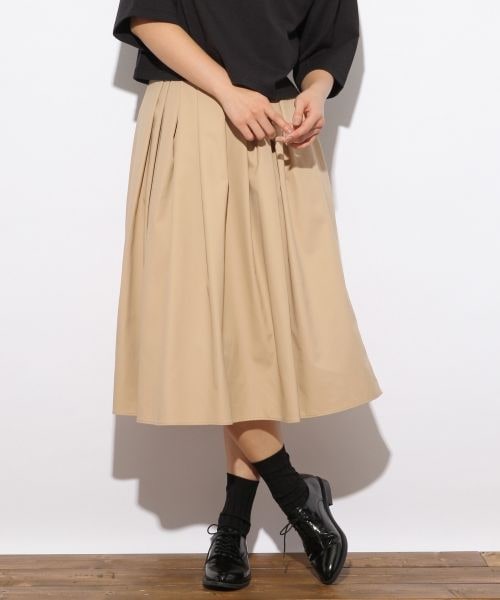 LOWRYS FARM（ローリーズファーム）の「タイプライタータックスカート（スカート・ブラック/ベージュ/ネイビー・F）」の2枚目の写真