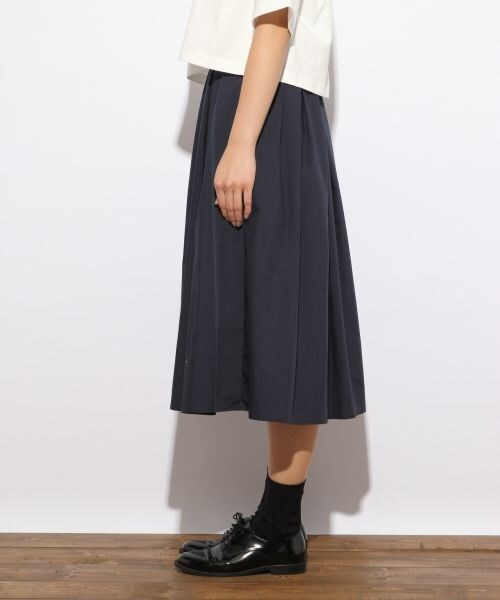 LOWRYS FARM（ローリーズファーム）の「タイプライタータックスカート（スカート・ブラック/ベージュ/ネイビー・F）」の6枚目の写真