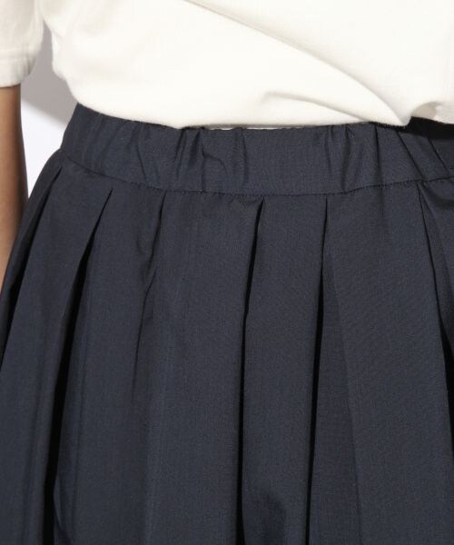 LOWRYS FARM（ローリーズファーム）の「タイプライタータックスカート（スカート・ブラック/ベージュ/ネイビー・F）」の11枚目の写真