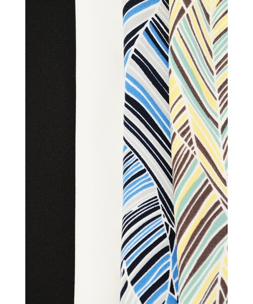 EGOIST（エゴイスト）の「フロントストリングオフショルトップ（トップス・レディース・BLACK/WHITE/BLUE/YELLOW・Size : F /）」の8枚目の写真