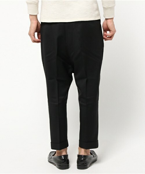 JOHN LAWRENCE SULLIVAN（ジョンローレンスサリバン）の「JOHN LAWRENCE SULLIVAN ３タックショーツ（その他パンツ・メンズ・ブラック/ネイビー・36/38/34）」の5枚目の写真