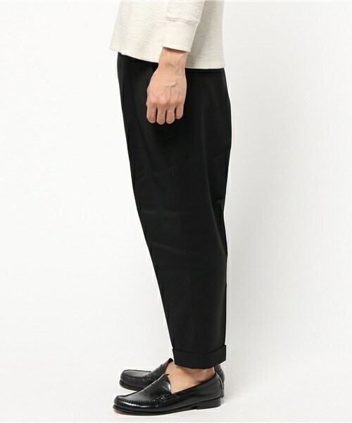 JOHN LAWRENCE SULLIVAN（ジョンローレンスサリバン）の「JOHN LAWRENCE SULLIVAN ３タックショーツ（その他パンツ・メンズ・ブラック/ネイビー・36/38/34）」の4枚目の写真