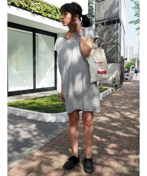 Ungrid（アングリッド）の「ネックカットフレンチスリーブワンピース（ワンピース/ドレス・レディース・オフホワイト/グレー/ブラック/オレンジ・F）」の7枚目の写真