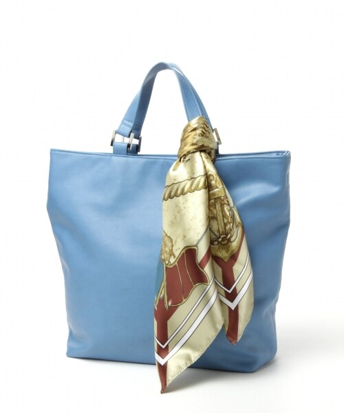 LOWRYS FARM（ローリーズファーム）の「スカーフツキトート（バッグ・ブラック09/ベージュ/ブラウン/ブルー・ナシ）」の4枚目の写真