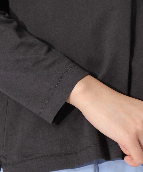 niko and...（ニコアンド）の「スーピマゆるクルーネックＴシャツ（トップス・ホワイト/ライトグレー/ブラック/アイボリー・M/L）」の8枚目の写真