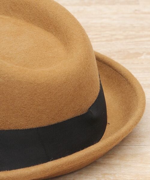 niko and...（ニコアンド）の「オリジナル フェルト中折れベルトハット（帽子・ブラック/キャメル/ネイビー・F）」の9枚目の写真