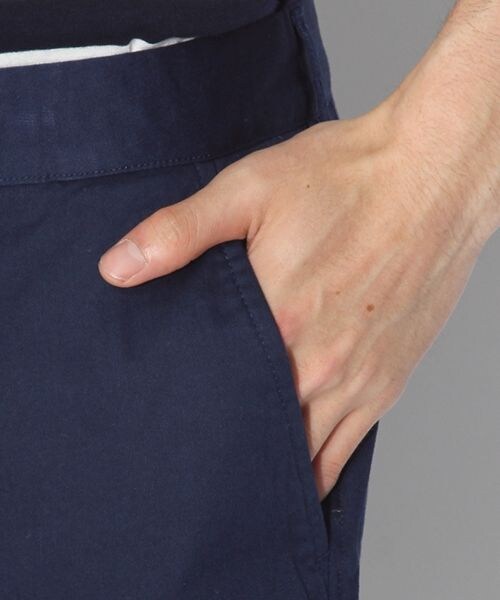 niko and...(ニコアンド)の「MEN'S チノショートパンツ(パンツ・オフホワイト/レッド/ベージュ/グリーン/ネイビー・M/L)」の10枚目の写真