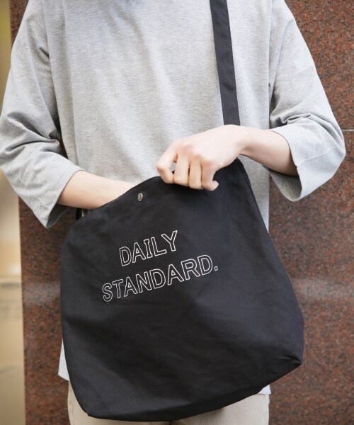 RAGEBLUE(レイジブルー)の「<2WAY仕様>STANDARD EASY BAG(バッグ・オフホワイト/ブラック/グレー/オリーブ・ONE SIZE)」の2枚目の写真